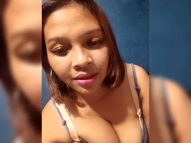 Sassahmignone26 live cam on BongaCams