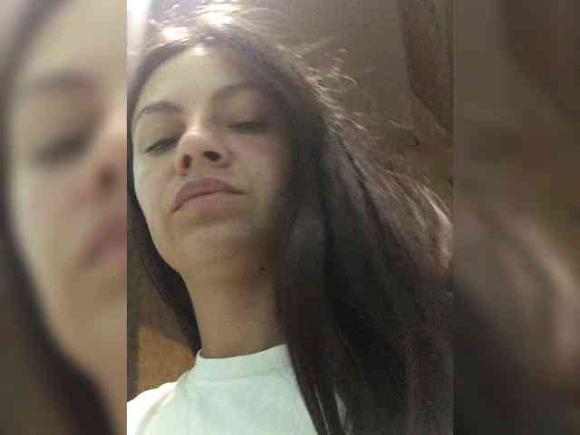 MissDiiiii webcam