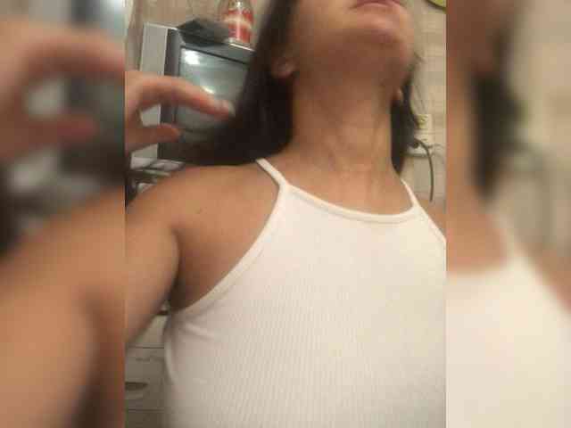 MissDiiiii webcam