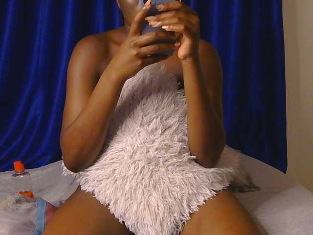 CurvyBody live cam on BongaCams