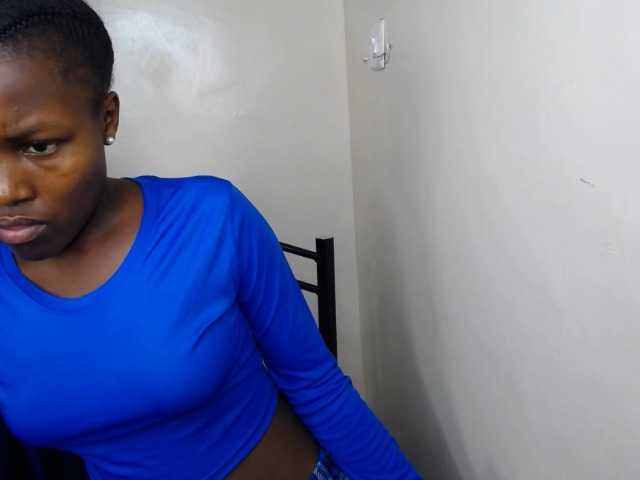 Sex chat gratuit in direct cu CurvyBody pe BongaCams