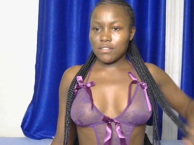 CurvyBody live cam on BongaCams