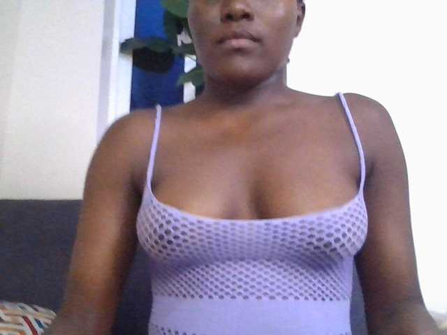 CurvyBody live cam on BongaCams