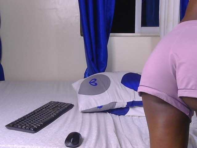CurvyBody live cam on BongaCams