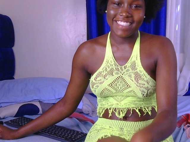 CurvyBody live cam on BongaCams