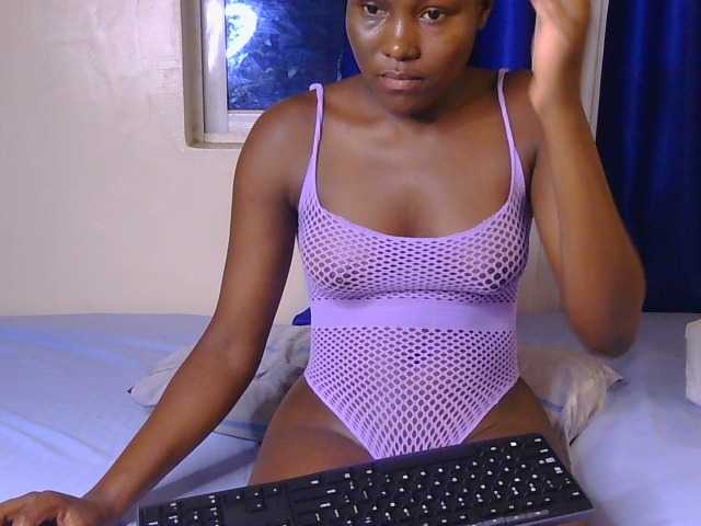 CurvyBody live webcam show