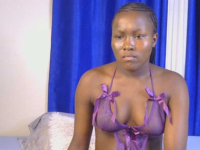 CurvyBody live cam on BongaCams