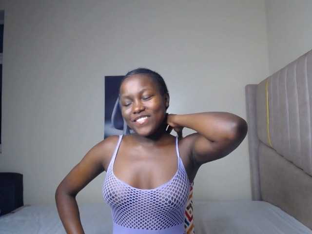 CurvyBody live cam on BongaCams