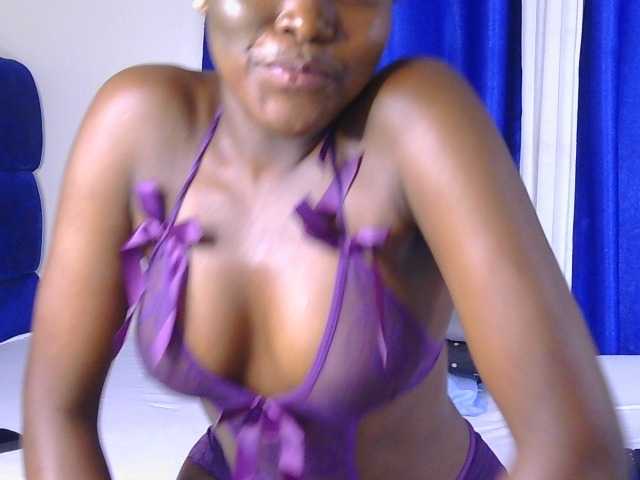 CurvyBody live cam on BongaCams