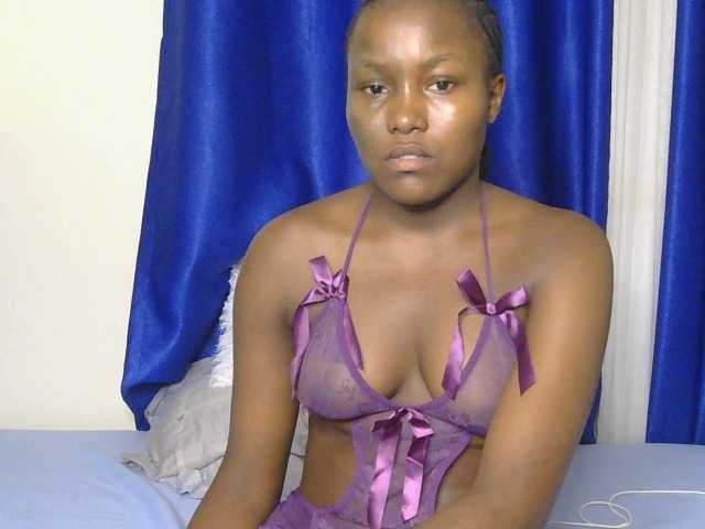 CurvyBody live cam on BongaCams