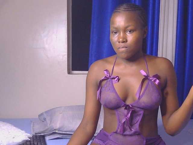 CurvyBody live cam on BongaCams