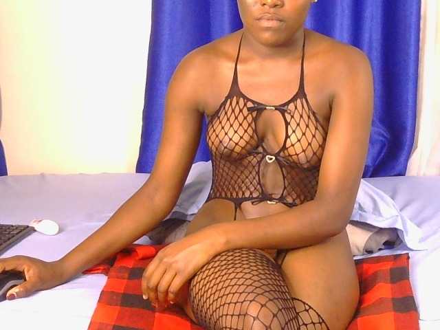 CurvyBody live cam on BongaCams