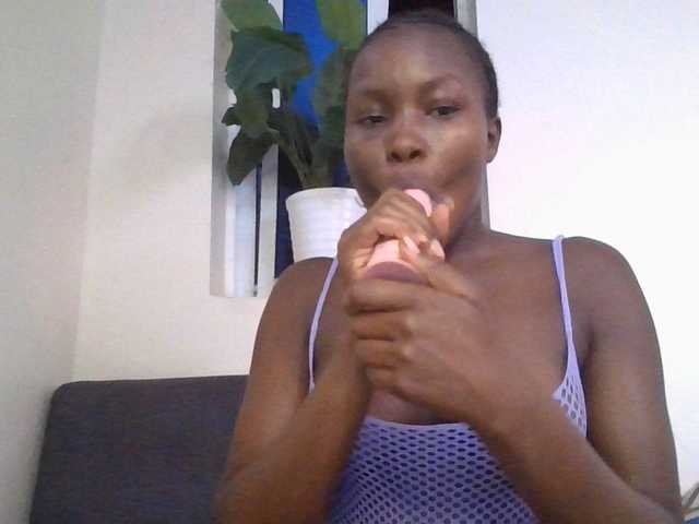 CurvyBody live cam on BongaCams