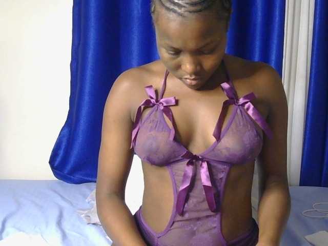 CurvyBody live cam on BongaCams