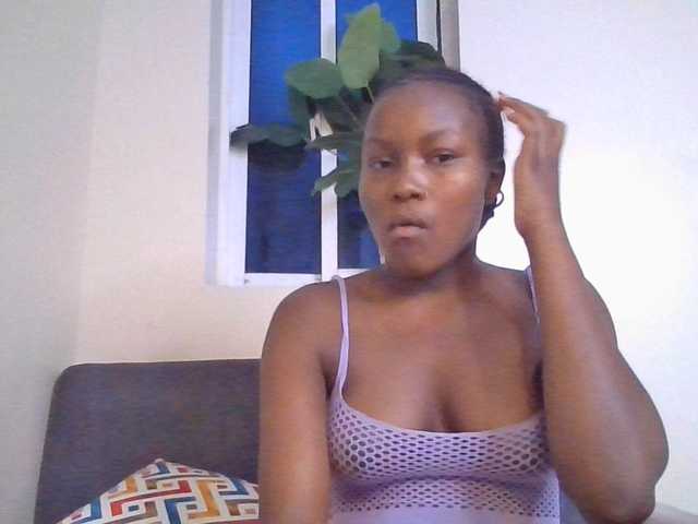 CurvyBody live cam on BongaCams