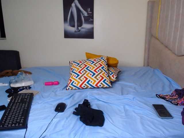 CurvyBody live cam on BongaCams