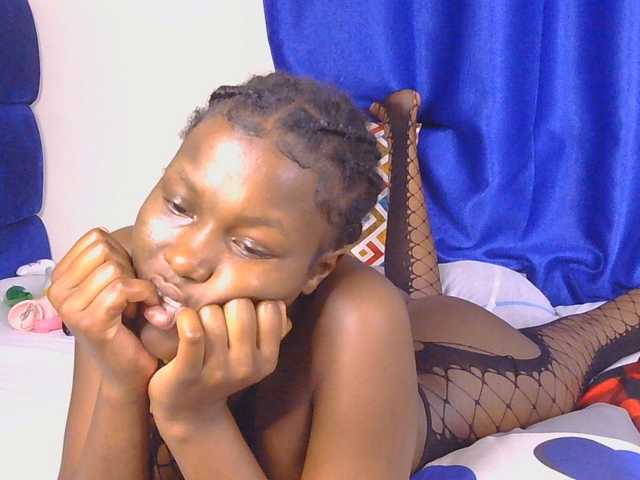 CurvyBody live cam on BongaCams