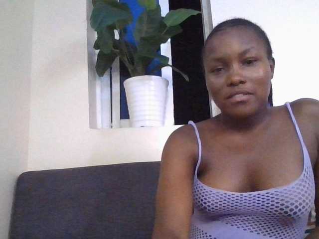 CurvyBody live cam on BongaCams