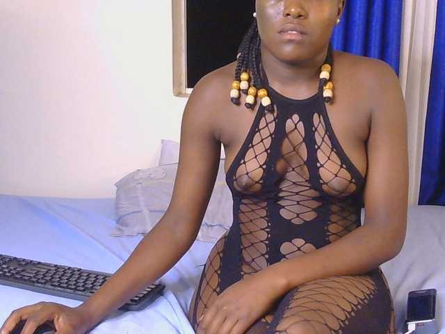 CurvyBody live cam on BongaCams