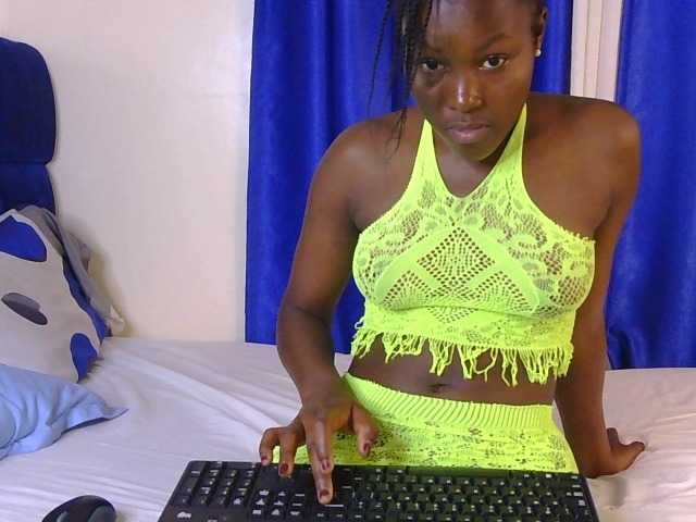 CurvyBody live cam on BongaCams