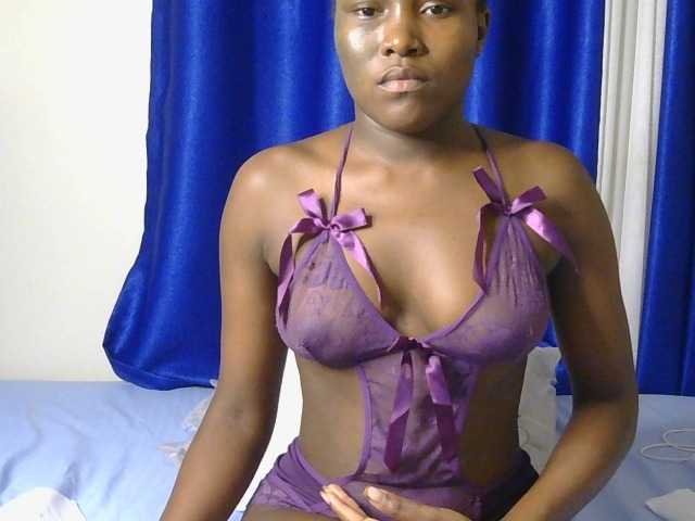 CurvyBody live cam on BongaCams