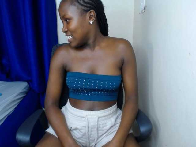 CurvyBody live cam on BongaCams