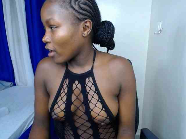 CurvyBody Live Webcam on BongaCams