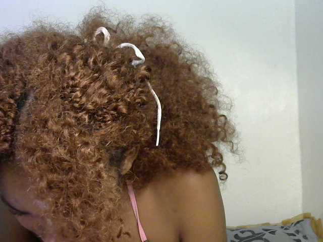 Truegirl2 live cam on BongaCams