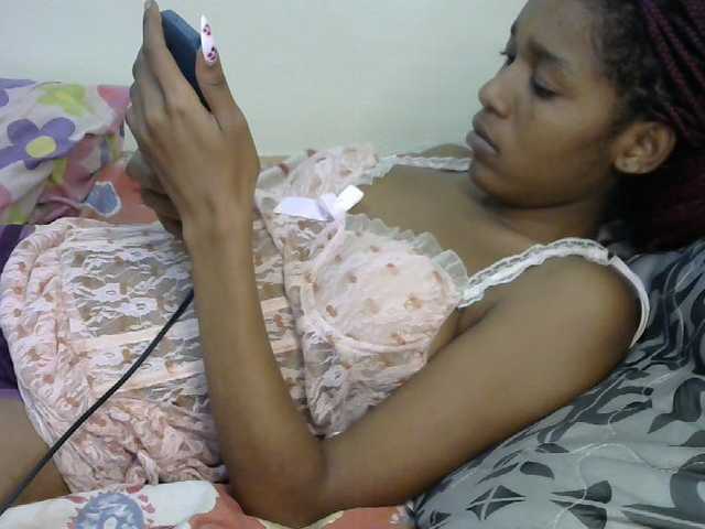 Truegirl2 live cam on BongaCams