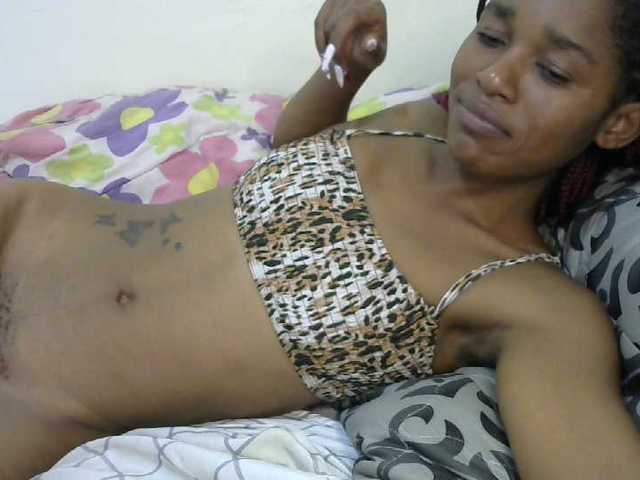 Truegirl2 live cam on BongaCams
