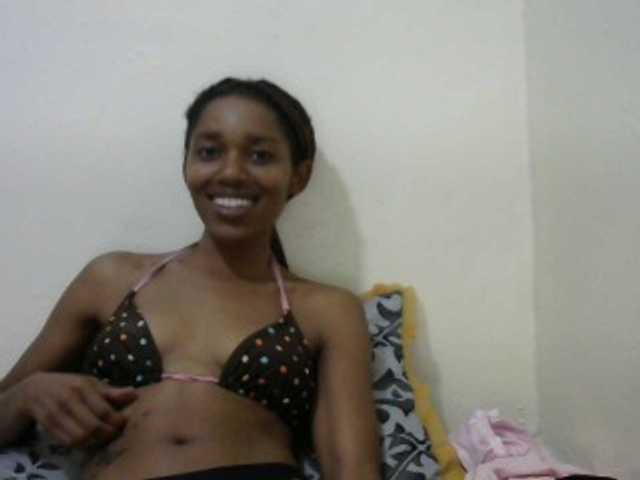 Truegirl2 live cam on BongaCams