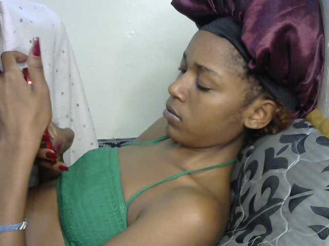 Truegirl2 live cam preview