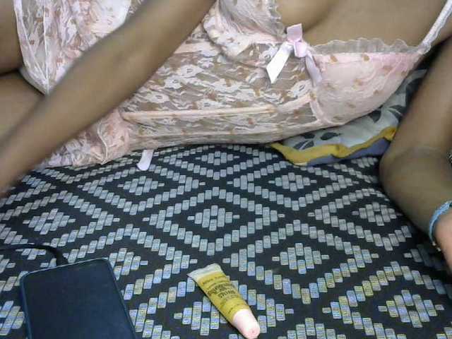 Truegirl2 live cam on BongaCams