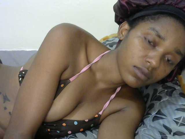 Truegirl2 live cam on BongaCams