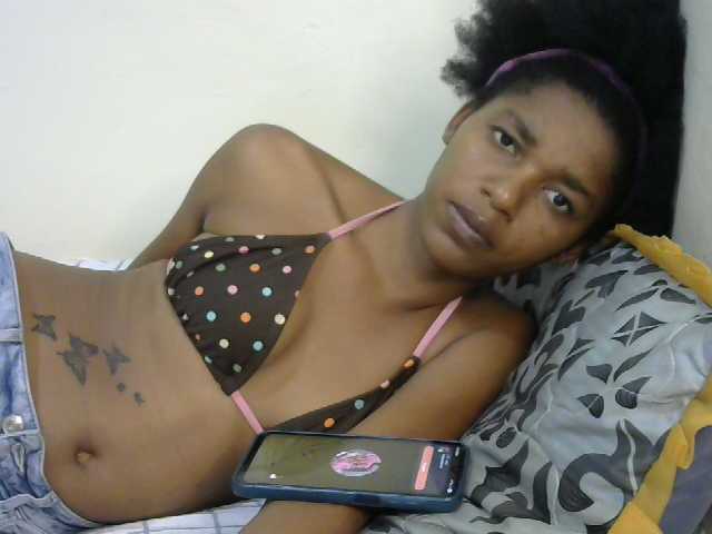Truegirl2 live cam on BongaCams