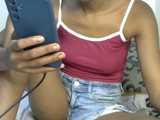 Truegirl2 live cam on BongaCams
