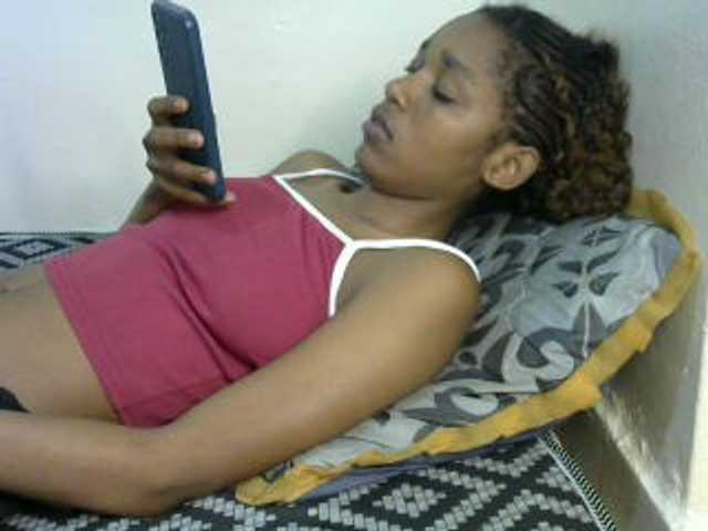 Truegirl2 live cam on BongaCams