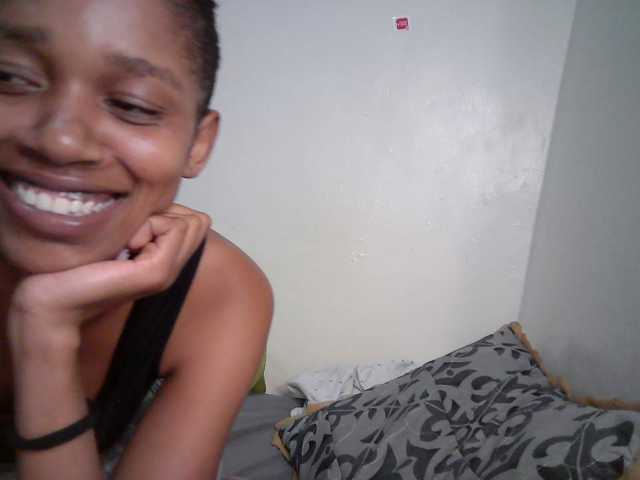 Truegirl2 live cam on BongaCams