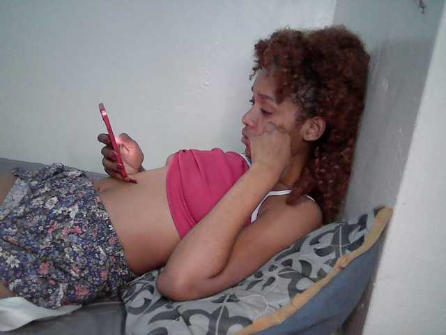 Truegirl2 live cam on BongaCams