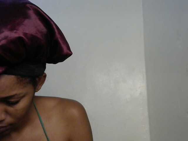 Truegirl2 live cam on BongaCams