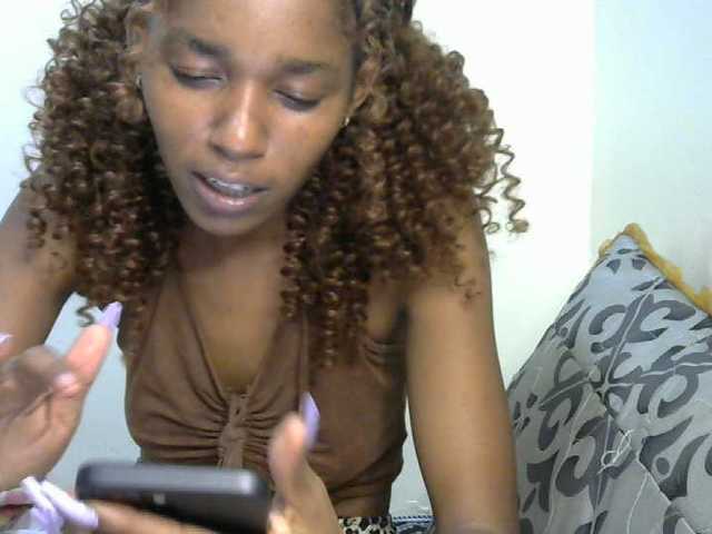 Truegirl2 live cam on BongaCams