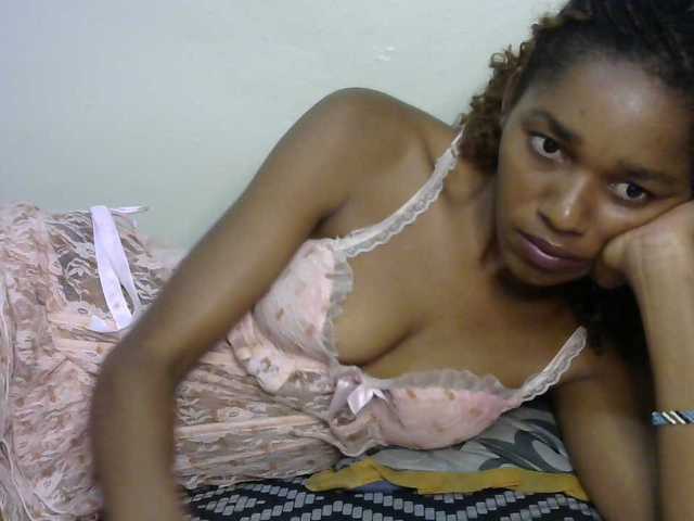 Truegirl2 live cam on BongaCams