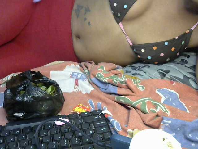Truegirl2 live cam on BongaCams