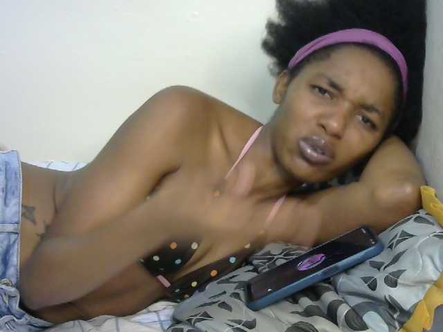 Truegirl2 live cam on BongaCams