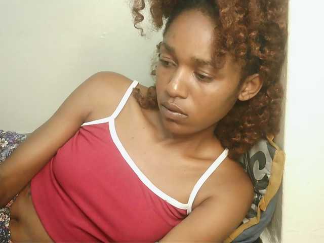 Truegirl2 live cam preview