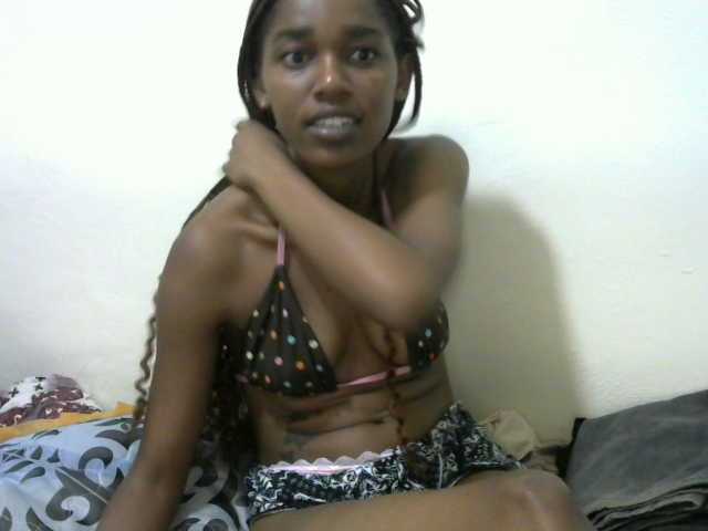 Truegirl2 live cam on BongaCams