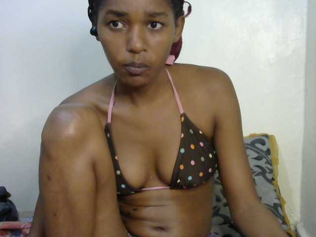 Truegirl2 live cam on BongaCams