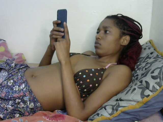 Truegirl2 live cam on BongaCams