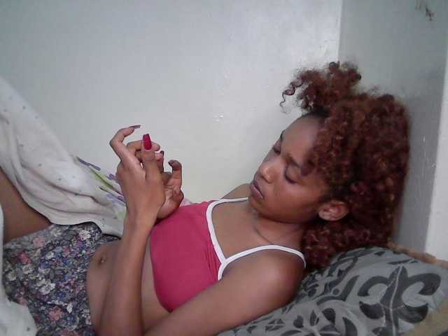 Truegirl2 live cam on BongaCams