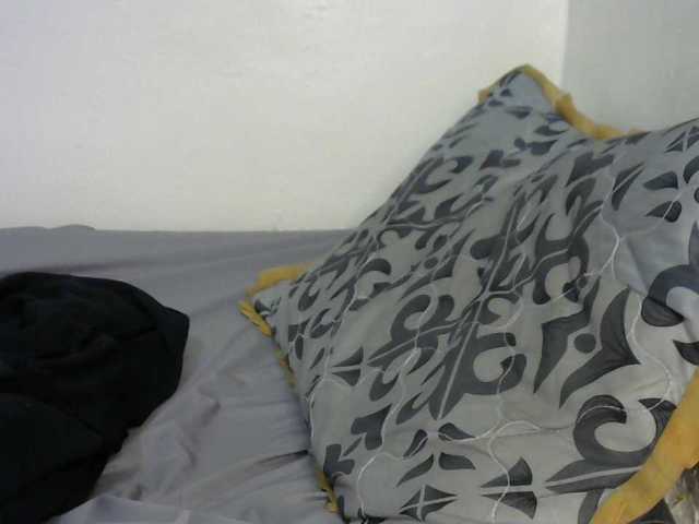 Truegirl2 live cam on BongaCams